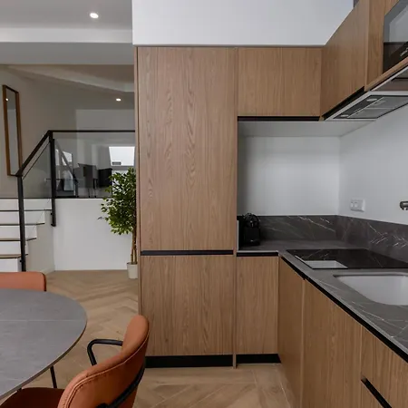 Boutique - One Tower Daire